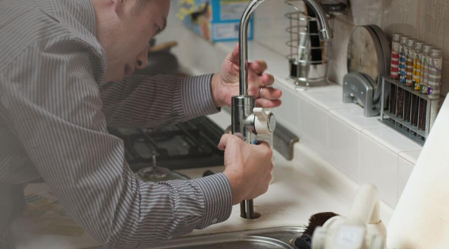 Professional water heater repair in Cost, TX